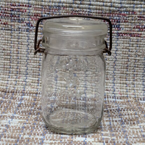 Mason Star Jar, Pint with Wire Clasp - Picture 4 of 9